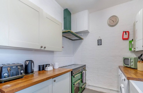 Angle Cottage | 2 bedroom accommodation in Angle, near Pembroke