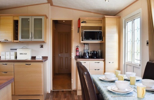 Rhyd-y-clafdy Cottage | Inviting 2-Bedroom Accommodation with Oceanfront Views