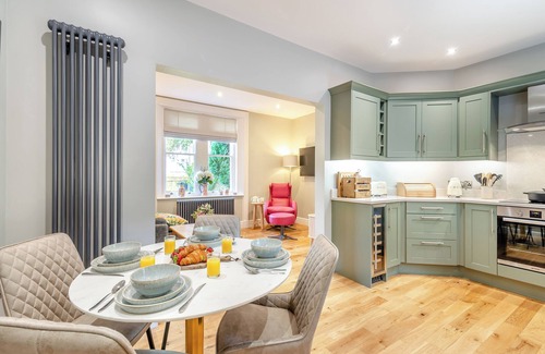 Richmond Cottage | Cozy Two-Bedroom Retreat in Richmond with Breakfast Offered