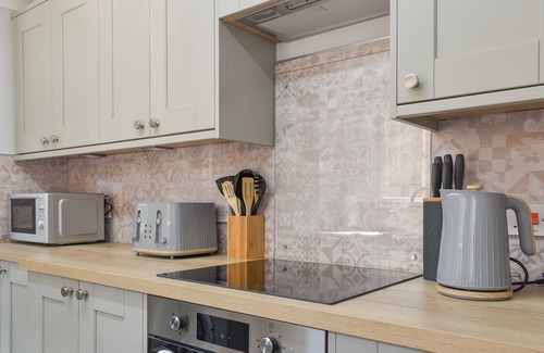 Weymouth Cottage | Discover a Cozy 2-Bedroom Retreat in Weymouth