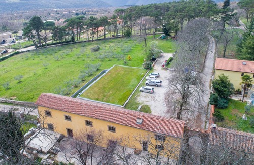 Martinski Apartment | Family-Friendly 2 Bedroom Retreat in Martinski with Pool