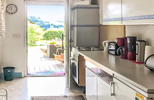 Wasungen Apartment | Cozy 2 Bedroom Retreat with Lake View & Spa in Wasungen