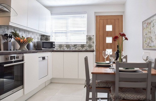 Bampton Cottage | Cozy 2 Bedroom Retreat in Bampton with Kitchen and Breakfast
