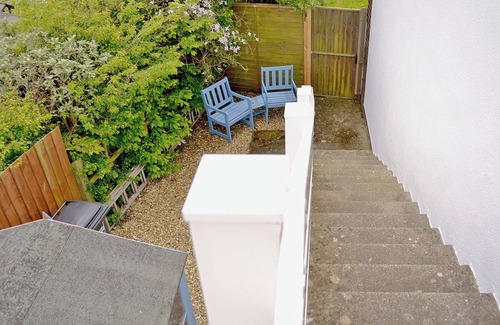 Appledore Cottage | Experience 2-Bedroom Comfort in Yelland with Ocean Views