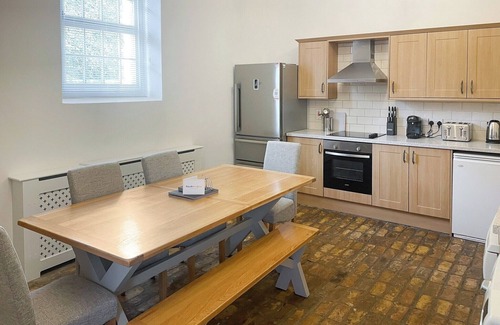 Haveringland Cottage | Family-Friendly 2 Bedroom Stay in Cawston with Pool