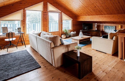 Hopton Cabin | 2 bedroom accommodation in Fritton