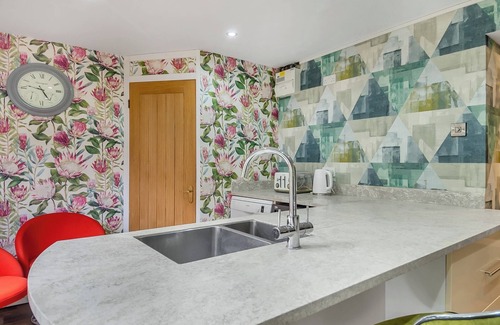 Horning Cottage | Cozy 2-Bedroom Retreat in Horning with Lake View