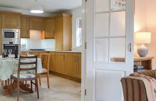 Keswick Cottage | Cozy 2 Bedroom Accommodation with Lake View in Keswick