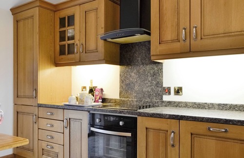 Maryport Cottage | Cozy 2-Bedroom Retreat in Dearham with Oceanfront Amenities