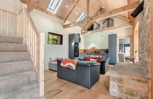 Askham Cottage | Relax at Cattle Cake Cottage with Lake Views in Cumbria