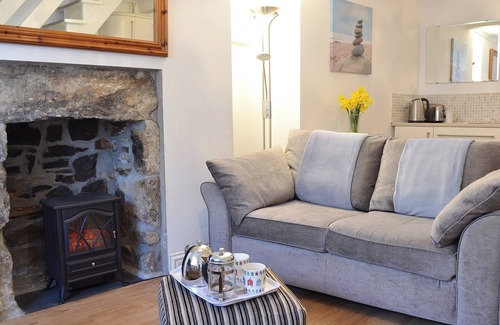 Newlyn Cottage | Oceanfront 2-Bedroom Retreat in Newlyn with Breakfast