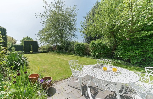Eckington Cottage | Exceptional 2-Bedroom Accommodation in Eckington, Pershore