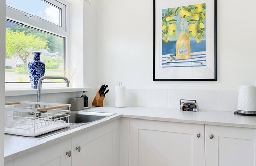 Oxwich Cottage | Cozy 2-Bedroom Retreat in Swansea, Steps from Gower Peninsula