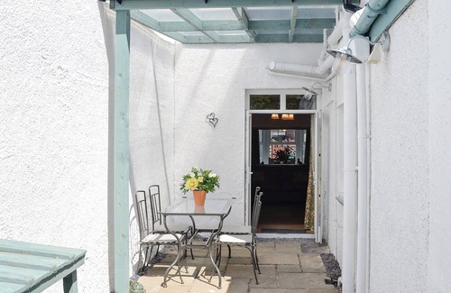 Trefriw Cottage | Pet-Friendly 2 Bedroom Retreat in Trefriw, Near Betws-y-Coed