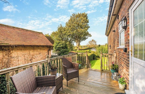 Findon Cottage | Discover 2-Bedroom Retreat in Findon near Worthing