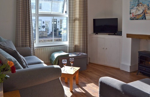 Worthing Cottage | Beautiful 2 Bedroom Accommodation with Oceanfront Views