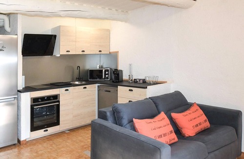 Rustrel Apartment | Comfortable 2 Bedroom Retreat in Scenic Rustrel