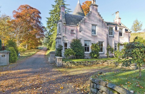 Aboyne Cottage | Cozy 2-Bedroom Stay in Dess, Aboyne - Rated 9.2/10!