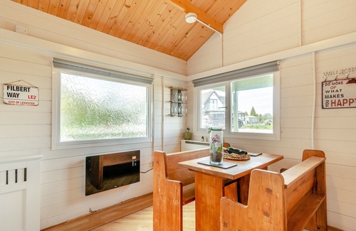 Accrington Cottage | Cozy 2-Bedroom Retreat in Altham with Hot Tub & Breakfast