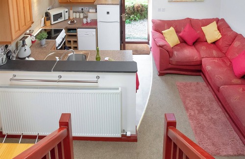 Saint Breward Cottage | Cozy 2-Bedroom Retreat in Beautiful Bodmin with Lake View
