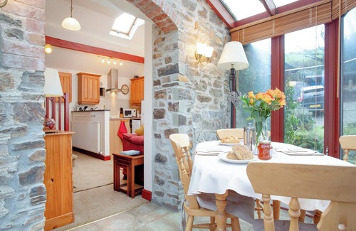 Saint Breward Cottage | Cozy 2-Bedroom Retreat in Beautiful Bodmin with Lake View