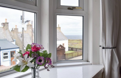 Buckie Cottage | Pet-Friendly 2 Bedroom Retreat in Portknockie with Ocean Views