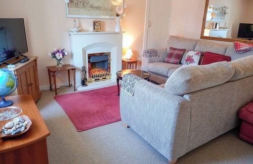 Buckie Cottage | Pet-Friendly 2 Bedroom Retreat in Portknockie with Ocean Views
