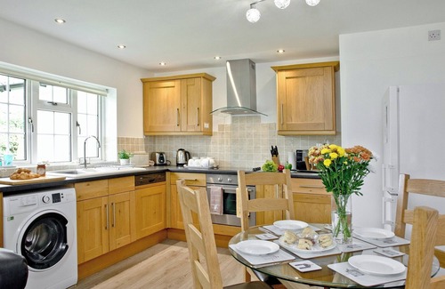 Chard Cottage | Comfortable 2-Bedroom Stay in Whitegate Near Chard