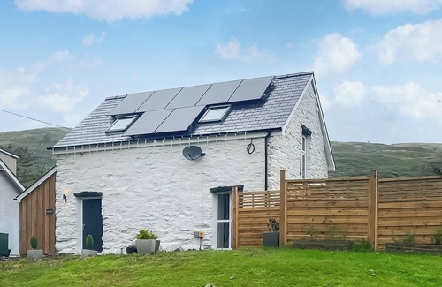 Cwmtirmynach Cottage | Relaxing 1 Bedroom Getaway with Spa and Hot Tub in Corwen