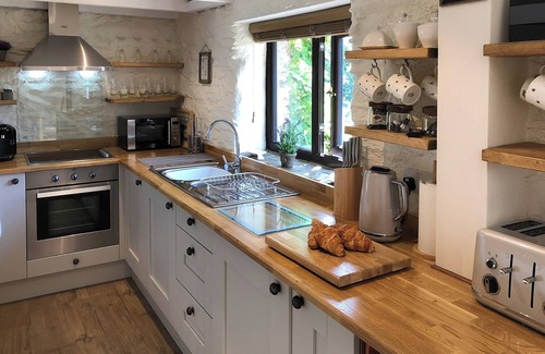 Fowey Cottage | Ideal 2 Bedroom Stay with Ocean Views in Fowey