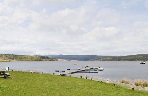Hexham Cottage | Pet-Friendly 2 Bedroom Accommodation with Lake View in Hexham