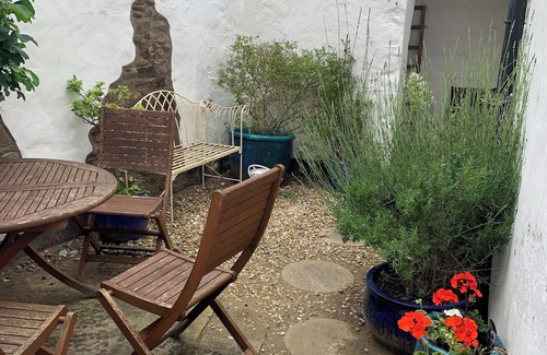 Instow Cottage | Cozy 2-Bedroom Getaway with Oceanview in Instow