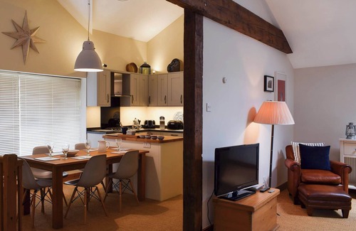 Kendal Cottage | Family-Friendly 2 Bedroom Retreat in Kendal with Breakfast