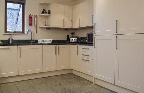 Keswick Cottage | Exceptional Two Bedroom Maisonette with Roof Terrace & Parking