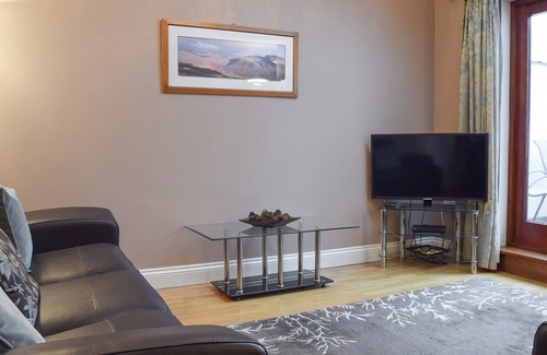 Keswick Cottage | Exceptional Two Bedroom Maisonette with Roof Terrace & Parking