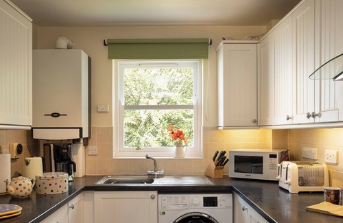 Keswick Cottage | Idyllic 2 Bedroom Stay in Keswick with Family-Friendly Perks