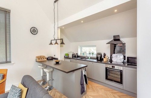 Altnaharra Cottage | Charming 2 Bedroom Retreat in Altnaharra with Lake Views