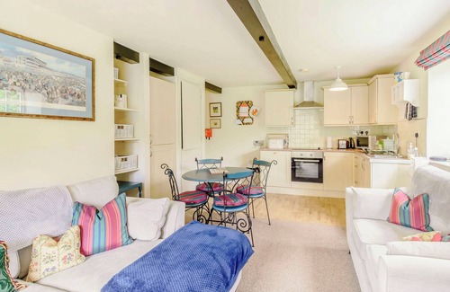 West Burton Cottage | Family-Friendly 2 Bedroom Stay in West Burton, Near Leyburn