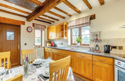 Lydney Cottage | Pet-Friendly 2 Bedroom Getaway in Lydney - Guest Rated 9.8