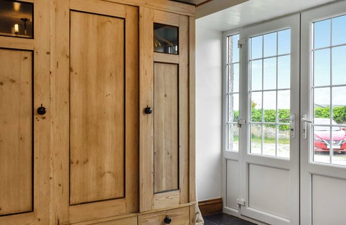 Mabe Burnthouse Cottage | Family-Friendly 2 Bedroom Retreat in Penryn, Near Falmouth