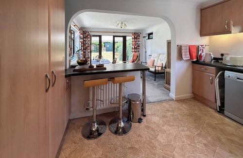 Broadstone Cottage | 2 bedroom accommodation in Broadstone, near Poole