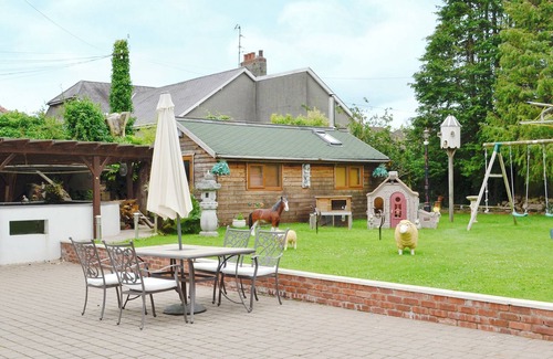 Pontardulais Cottage | Cozy 2 Bedroom Retreat in Pontarddulais with Ocean Views