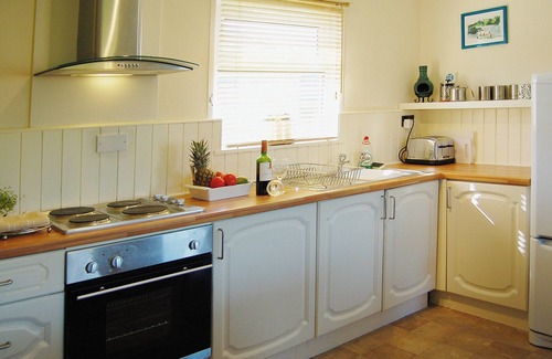 Treator Cottage | Relax with Ocean Views in Serene Rural Surroundings