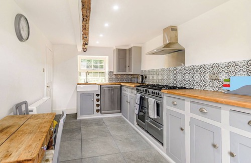 Castleton Cottage | Family-Friendly 2 Bedroom Stay in Castleton, Near Whitby