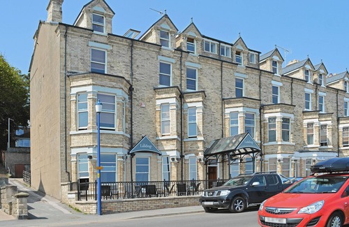 Muston Cottage | Cozy 2-Bedroom Retreat with Oceanfront Views in Filey