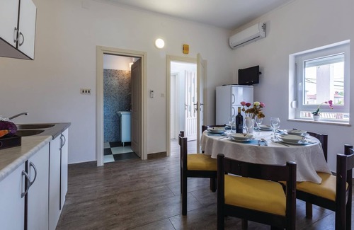 Jasenovica Apartment | Family-Friendly 2 Bedroom Retreat with Pool in Porec