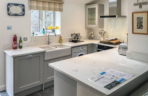 Holt Cottage | Family-Friendly 2 Bedroom Retreat in Holt - Rated 10/10