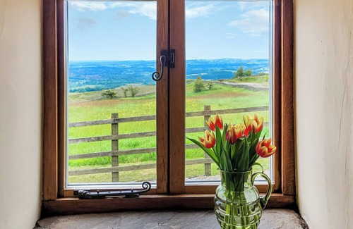 Thorncliffe Cottage | Pet-Friendly 2 Bedroom Stay in Thorncliffe, Near Leek