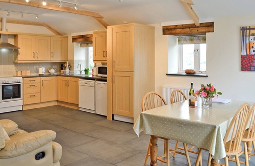 Mabe Cottage | Comfortable 2-Bedroom Stay in Constantine, Near Falmouth