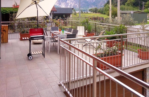 Dubino Apartment | Explore Family-Friendly 2 Bedroom Stay in Dubino